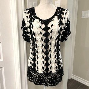 Vocal Black & White Knit Sweater Short Sleeve - Size S/M